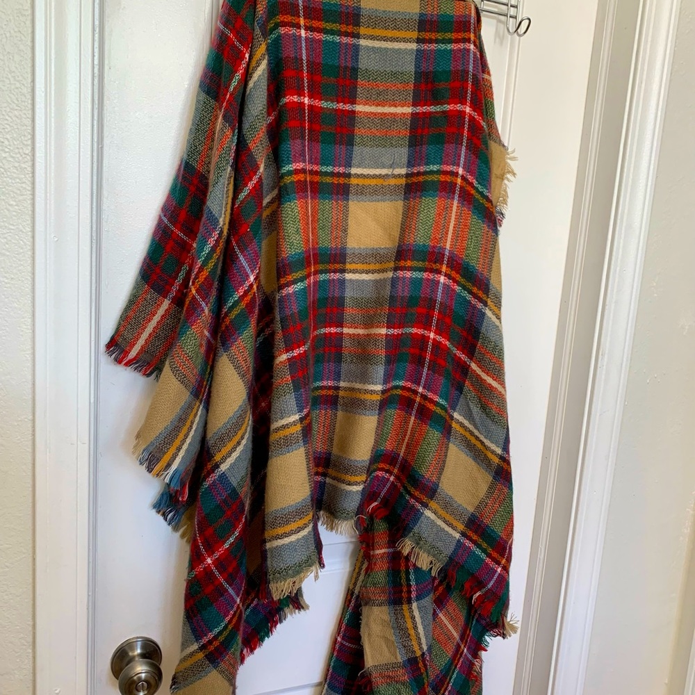 Real pretty! Call/Winter Shawl. Even for Christmas!